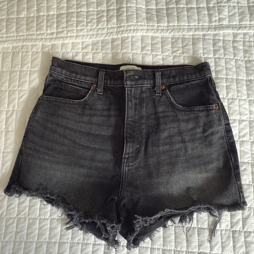 Abercrombie & Fitch Ultra High Rise Mom Shorts